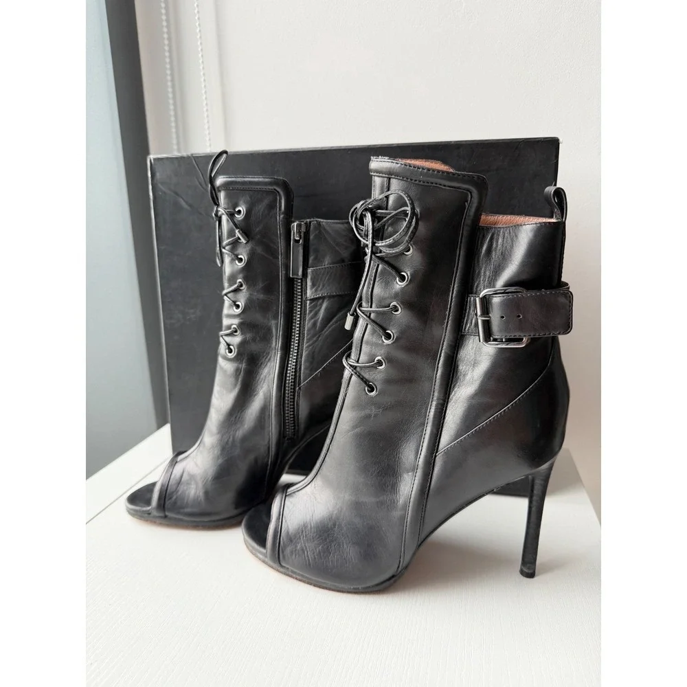 Rachel Zoe Maggie Black Leather Peep Toe Lace Up Booties Size 8